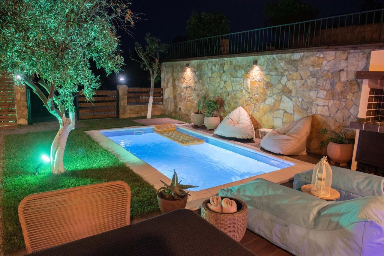 Dandy Villas Nea Roda - Melodic Waves - Private - Pool - Parking - Cellar Buitenkant foto