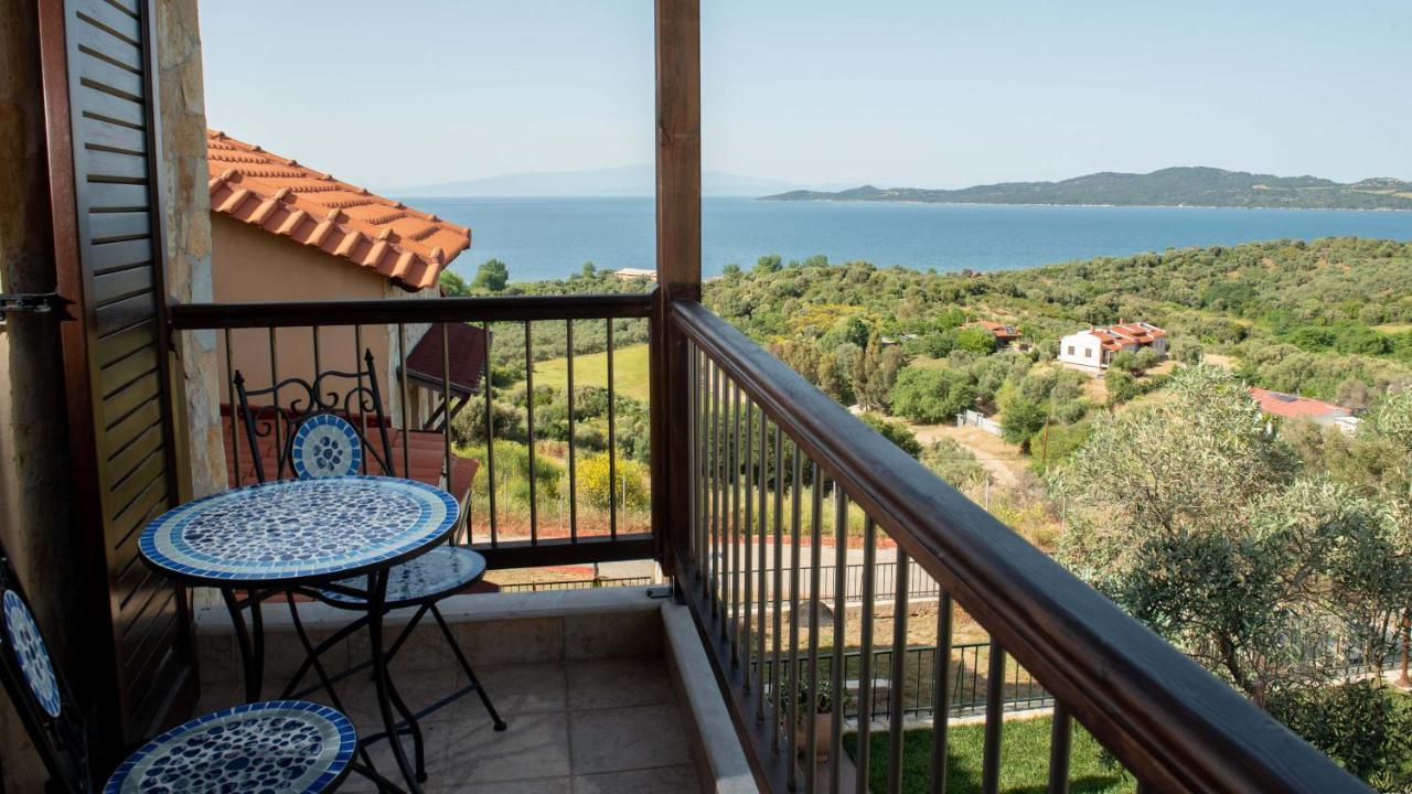 Dandy Villas Nea Roda - Melodic Waves - Private - Pool - Parking - Cellar Buitenkant foto