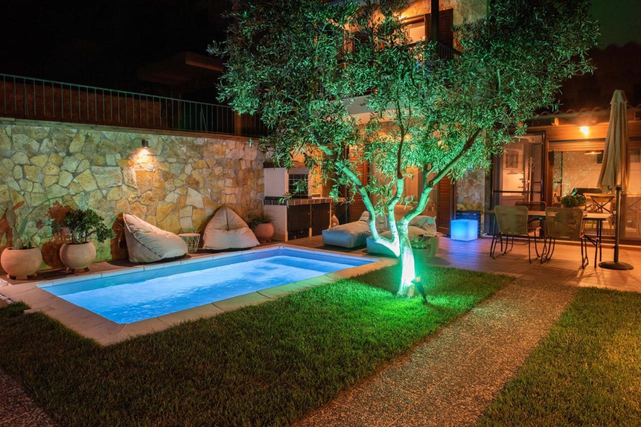 Dandy Villas Nea Roda - Melodic Waves - Private - Pool - Parking - Cellar Buitenkant foto