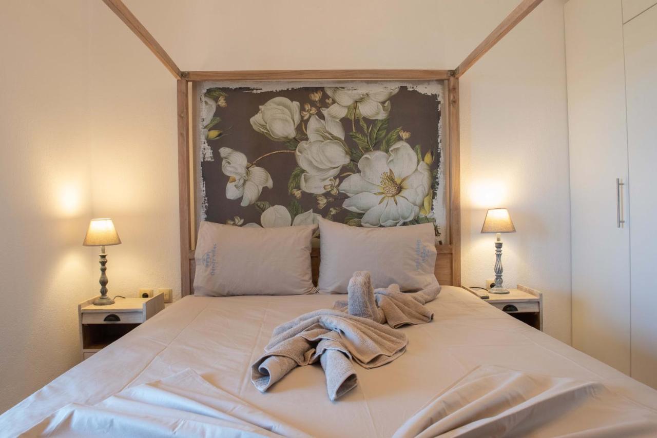 Dandy Villas Nea Roda - Melodic Waves - Private - Pool - Parking - Cellar Buitenkant foto